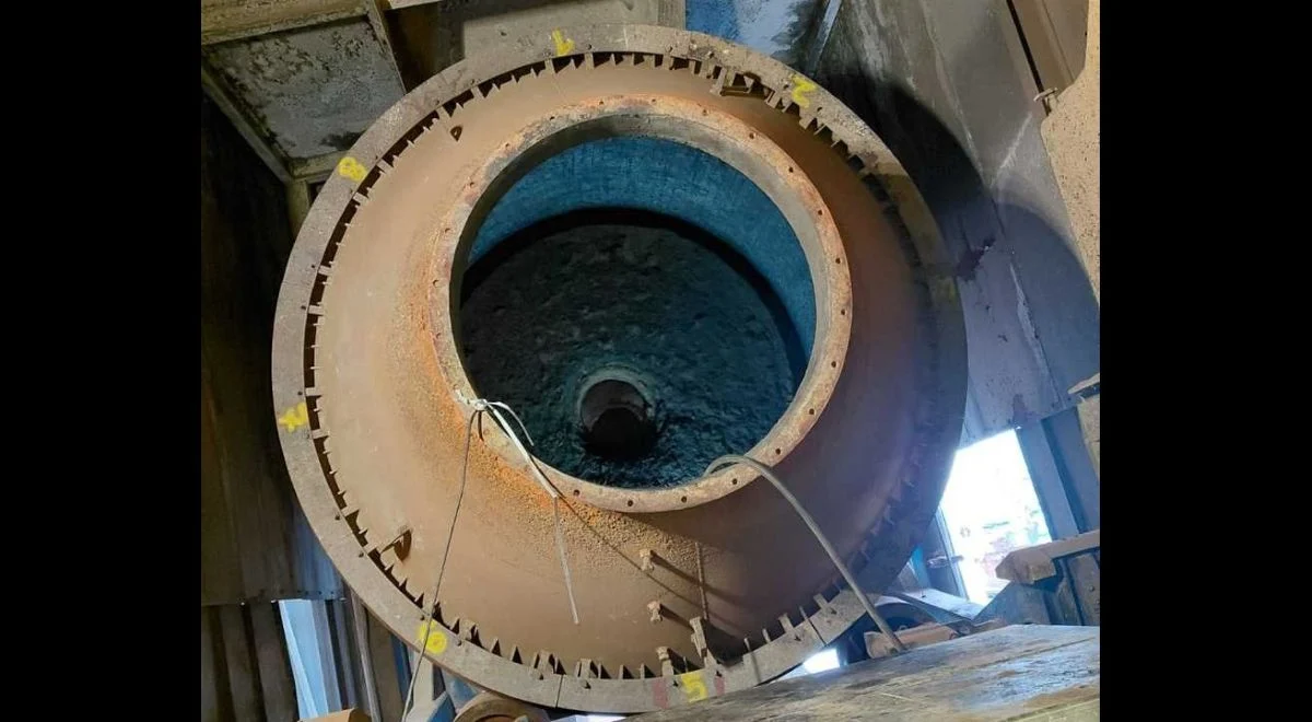 Poważny wypadek przy pracy w Świętochłowicach – trzech pracowników przygniecionych cegłami