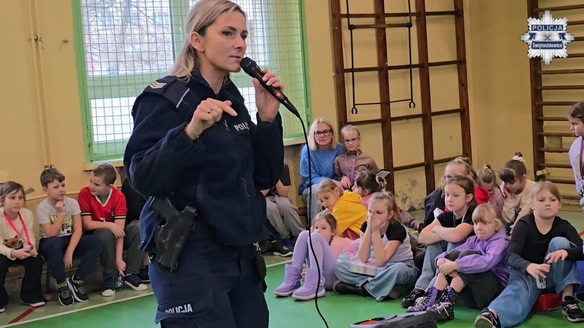 Bezpieczne ferie zimowe – spotkania policjantów z uczniami w Świętochłowicach