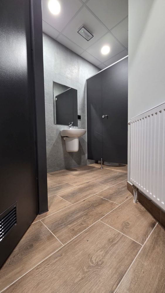 Metamorfoza sali gimnastycznej przy Racławickiej 23 w Chorzowie. Nowoczesny obiekt po remoncie / fot. Szymon Michałek FB