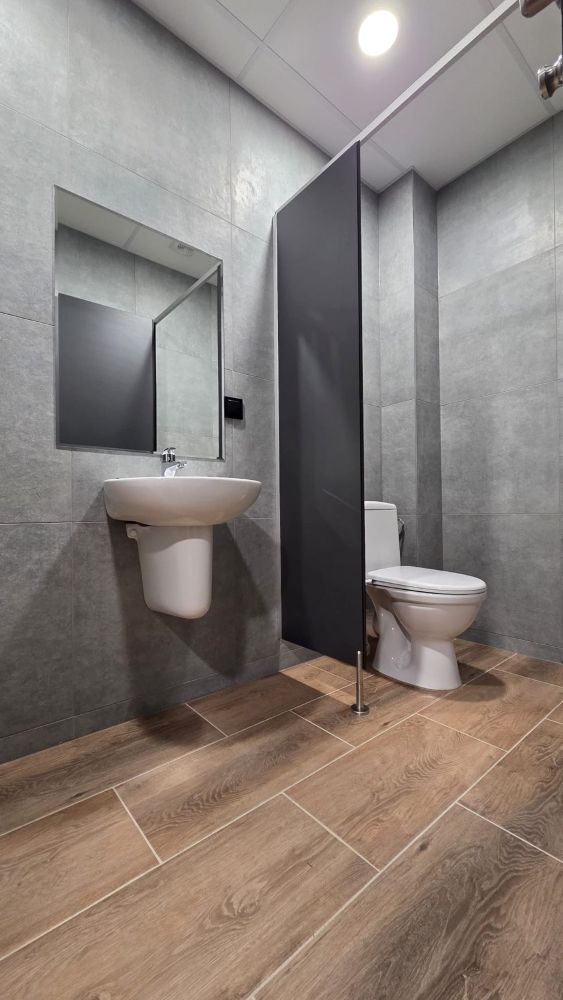 Metamorfoza sali gimnastycznej przy Racławickiej 23 w Chorzowie. Nowoczesny obiekt po remoncie / fot. Szymon Michałek FB