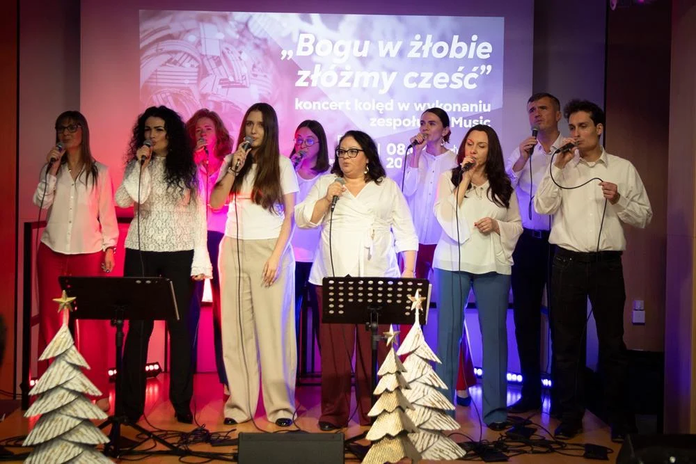 Koncert kolęd AF Music – w bibliotece zabrzmiały najpiękniejsze polskie kolędy [FOTO]
