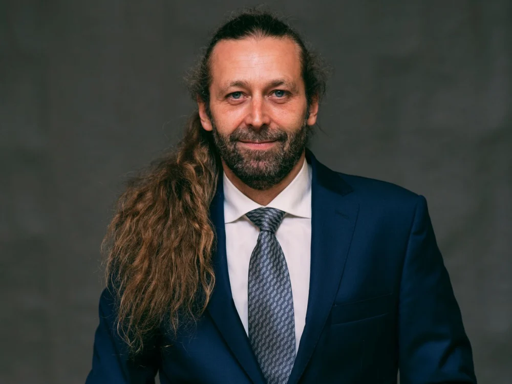 Zmiany w Rudzkim Stowarzyszeniu Inicjatyw Niebanalnych: Tomasz Bartniczak rezygnuje z funkcji Prezesa