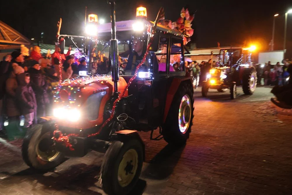 Orzeska Parada Świąteczna rozświetliła miasto! Zobacz relację z wydarzenia!