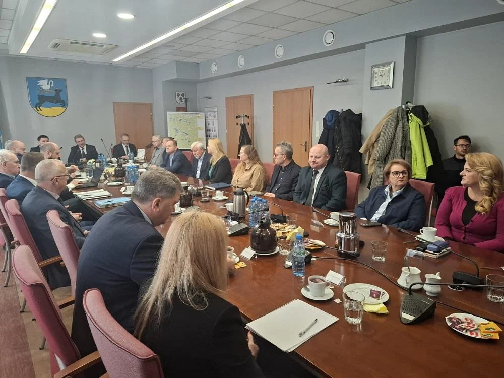 Kolej wraca na ważną trasę. Rewitalizacja linii Orzesze–Tychy–Bieruń coraz bliżej