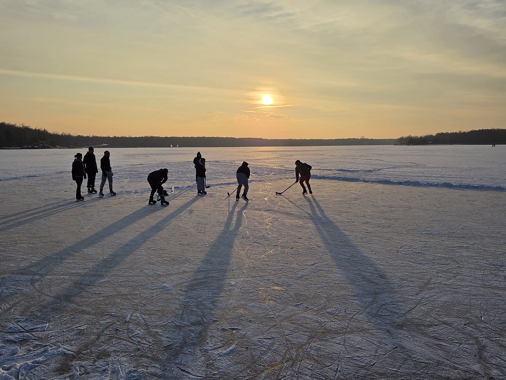 Paprocany pod lupą: MOSiR ostrzega przed wchodzeniem na lód