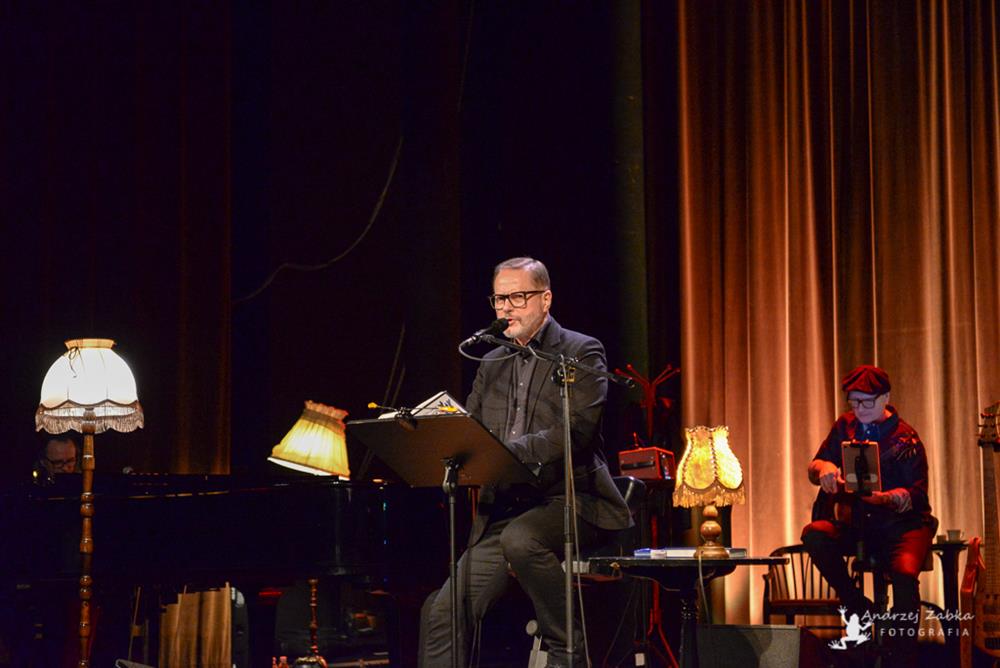 Artur Żmijewski zachwycił publiczność w koncercie „Cohen – Po miłości kres” [FOTO]
