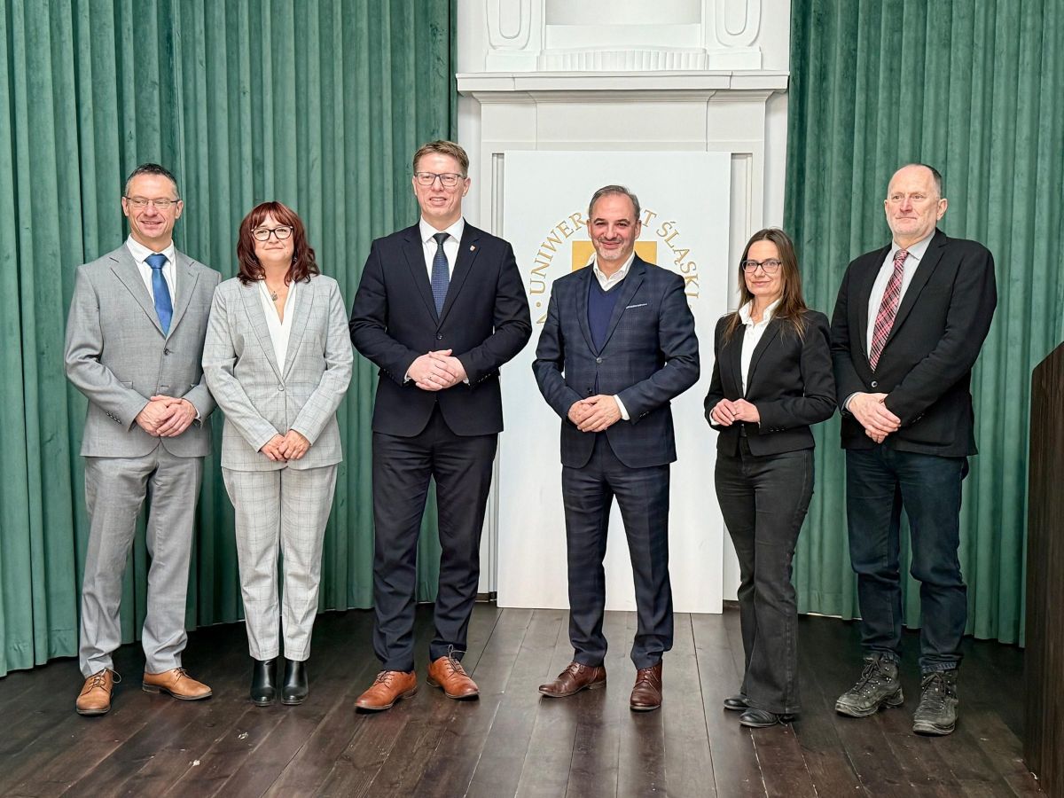 Świętochłowice stawiają na naukę i ekologię. Miasto podpisało umowę z Uniwersytetem Śląskim