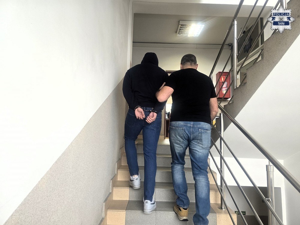 Oszustwo „na adwokata” w Tychach: 17-latek z Zabrza zatrzymany na gorącym uczynku