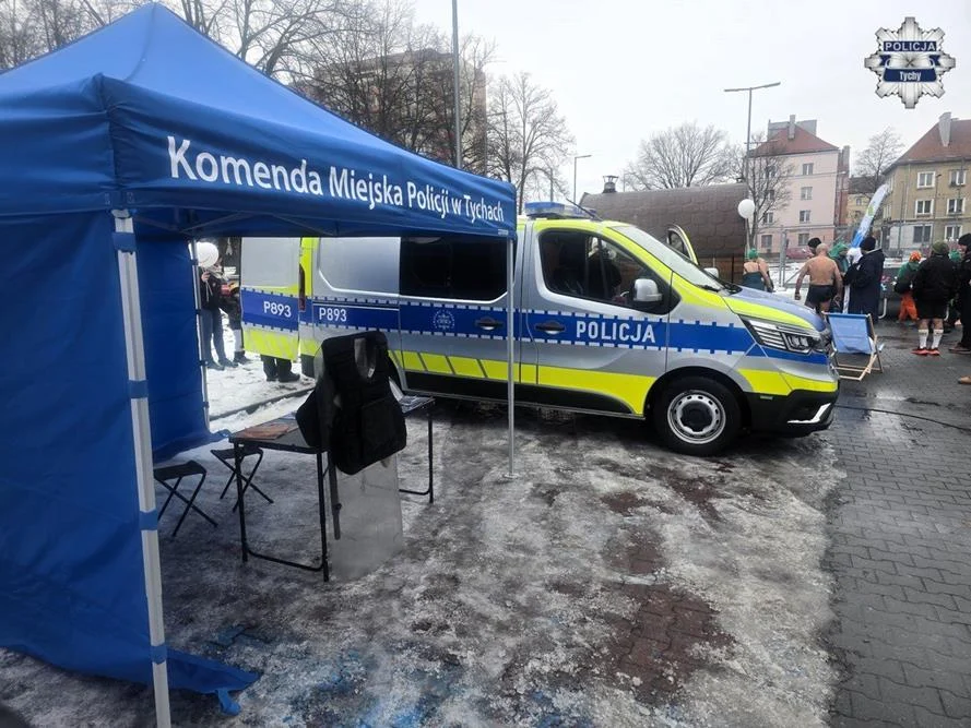 W Tychach mundurowi wspierali WOŚP – Pokaz sprzętu i edukacja dla dzieci!