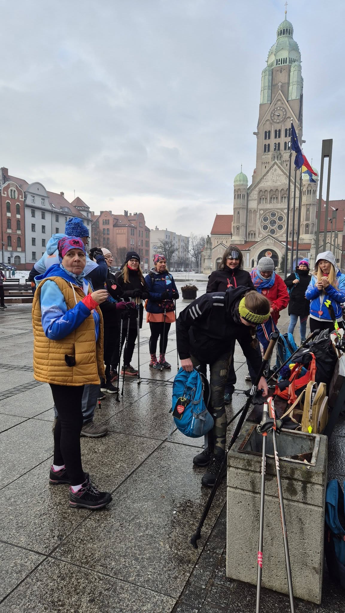WOŚP Ruda Śląska: Ekipa Na Kijach przeszła 34 km – nordic walking przez dzielnice / fot. Ekipa na Kijach FB
