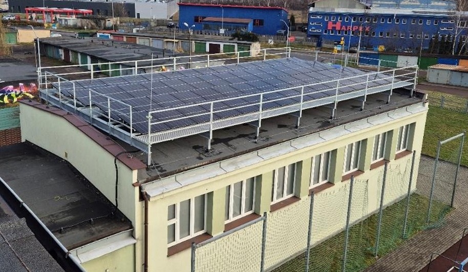 SP nr 14 w Chorzowie stawia na ekologię. Fotowoltaika i pompy ciepła już zamontowane