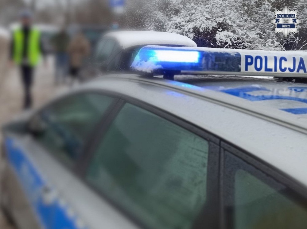 Policja ostrzega: Zimowe warunki na drogach wymagają szczególnej uwagi