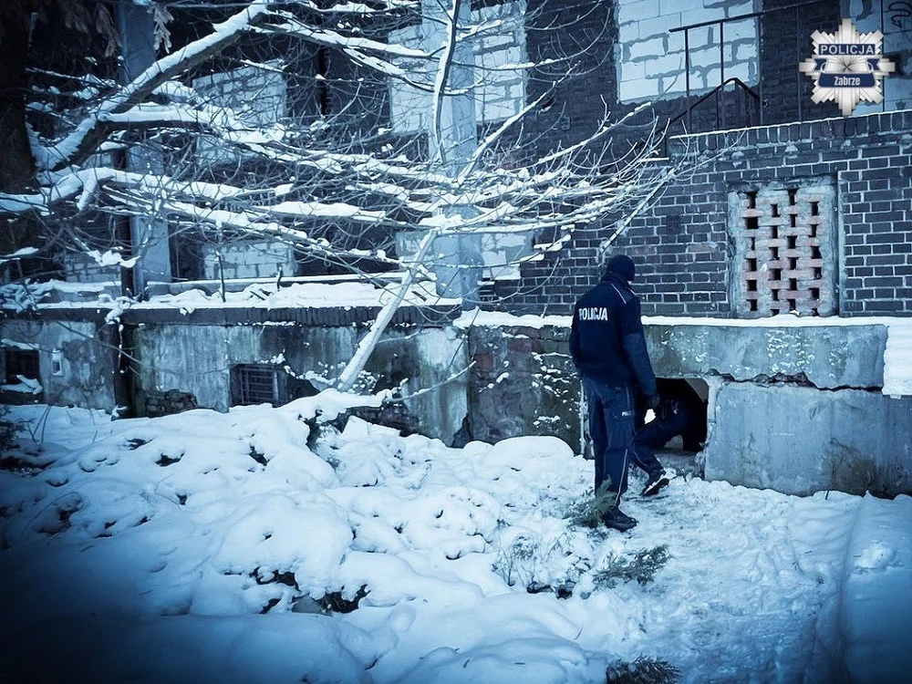 Policja w Zabrzu kontroluje miejsca, gdzie mogą przebywać bezdomni
