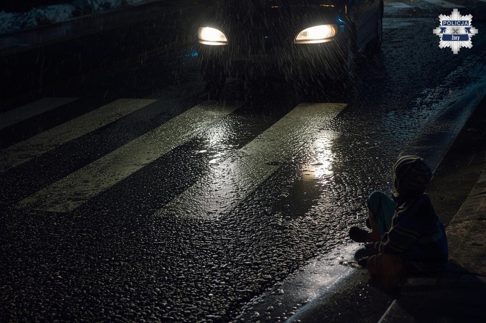 Wypadek na przejściu w Żorach – 11-latek z poważnymi obrażeniami nóg