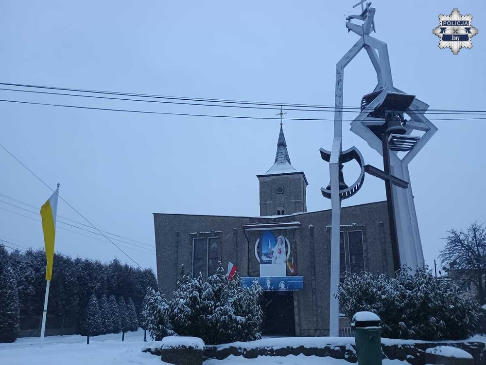 73-latka dostała zawału w kościele. Komendant z Żor ruszył na pomoc