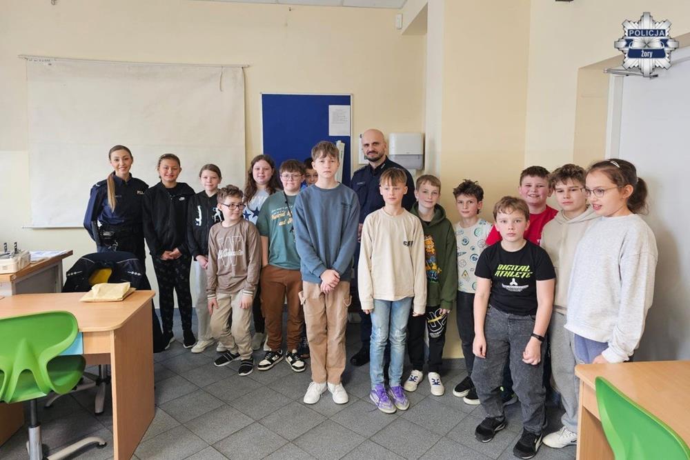 „Kręci mnie bezpieczeństwo w zimie” – spotkanie policjantów z uczniami w Żorach