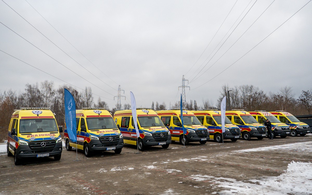Jedenaście nowoczesnych ambulansów dla pogotowia w Sosnowcu