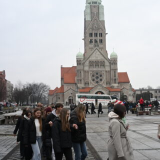 Maturzyści zatańczyli poloneza na rynku w Rudzie Śląskiej / fot. Marek Faber