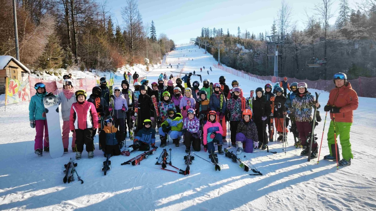 Białe szaleństwo uczniów SP2 ze Świętochłowic. Zimowy obóz w Zwardoniu