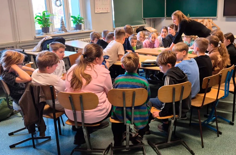 Młodzi ekolodzy z Bytomia w akcji – domki dla ptaków, jeży i rośliny antysmogowe