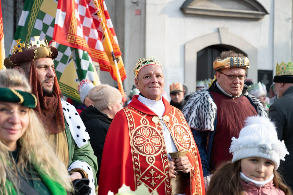Kochłowice na Orszaku Trzech Króli – Wspólne kolędowanie i modlitwa w kolorowym pochodzie