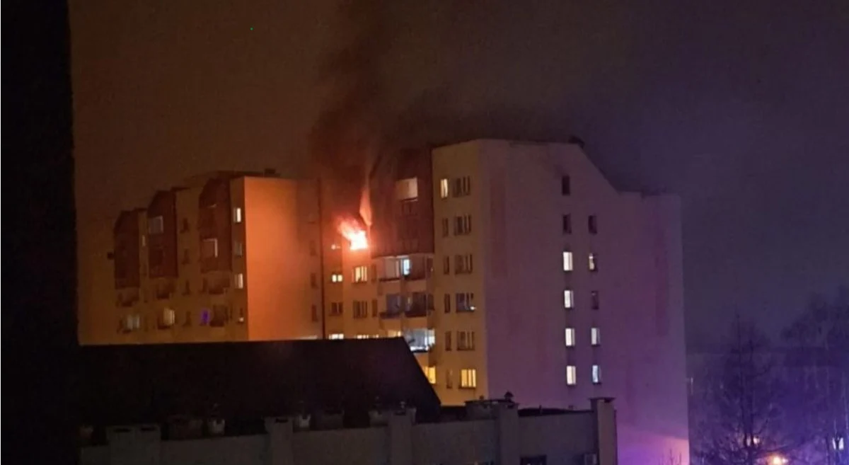 Ogromne zniszczenia po pożarze na osiedlu Piastów: Poszkodowane rodziny potrzebują wsparcia