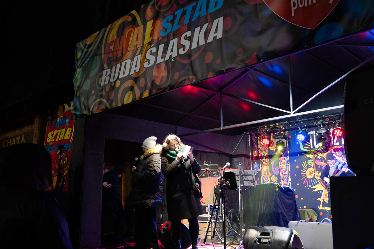 WOŚP 2026 w Rudzie Śląskiej. „Światełko do nieba”, licytacje i liczenie puszek – wielki finał w mieście [FOTO]