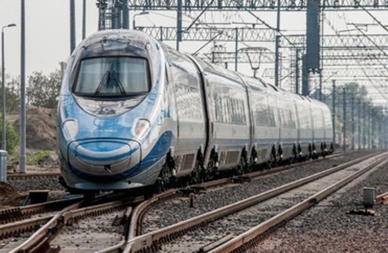 Rewitalizacja linii kolejowej przez Łaziska Górne – przystanki i połączenia wracają