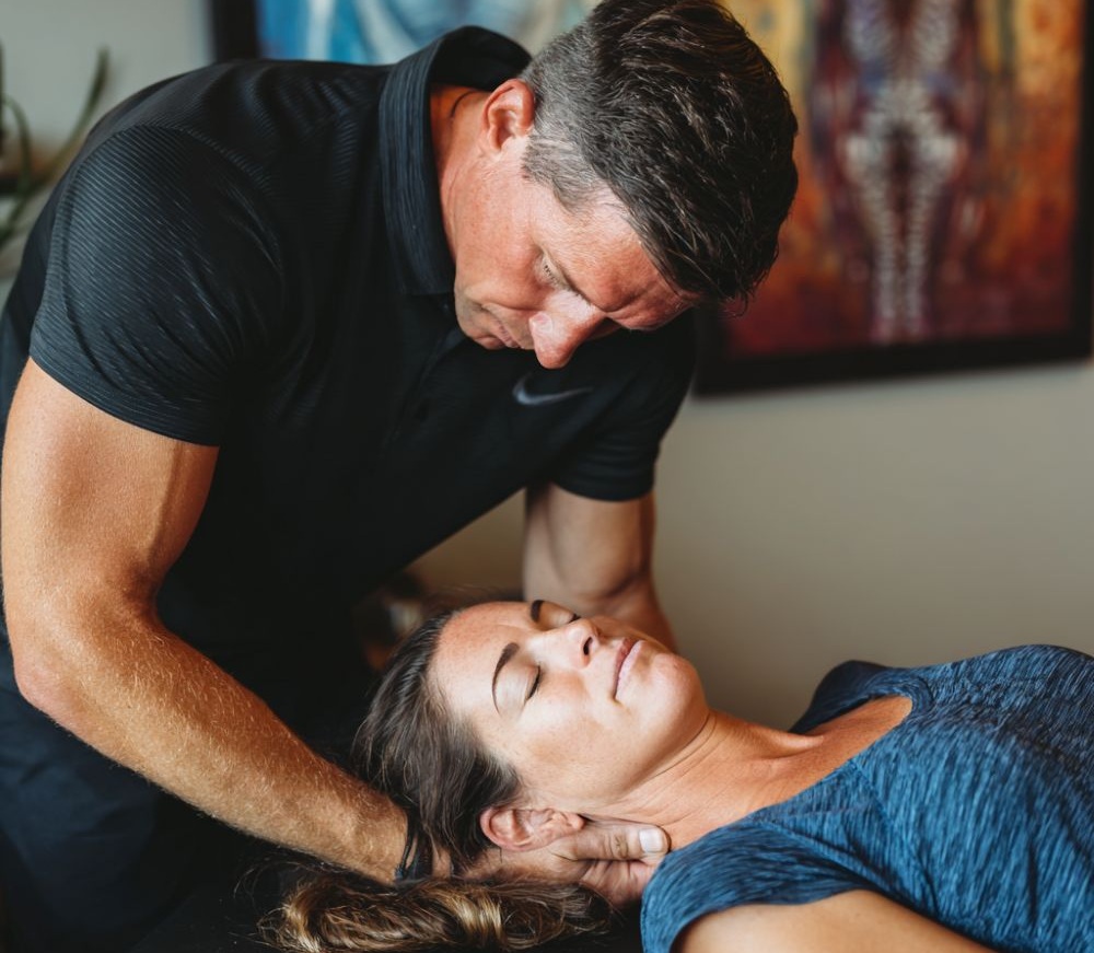 Dlaczego ból nie zawsze jest w miejscu problemu? Jak fizjoterapia łączy ciało w całość /fot. Art. sponsorowany / Materiał dostarczony przez zleceniodawcę