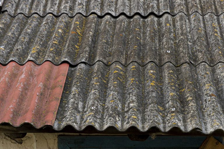 Azbest na posesji? Do końca stycznia trzeba złożyć obowiązkową informację