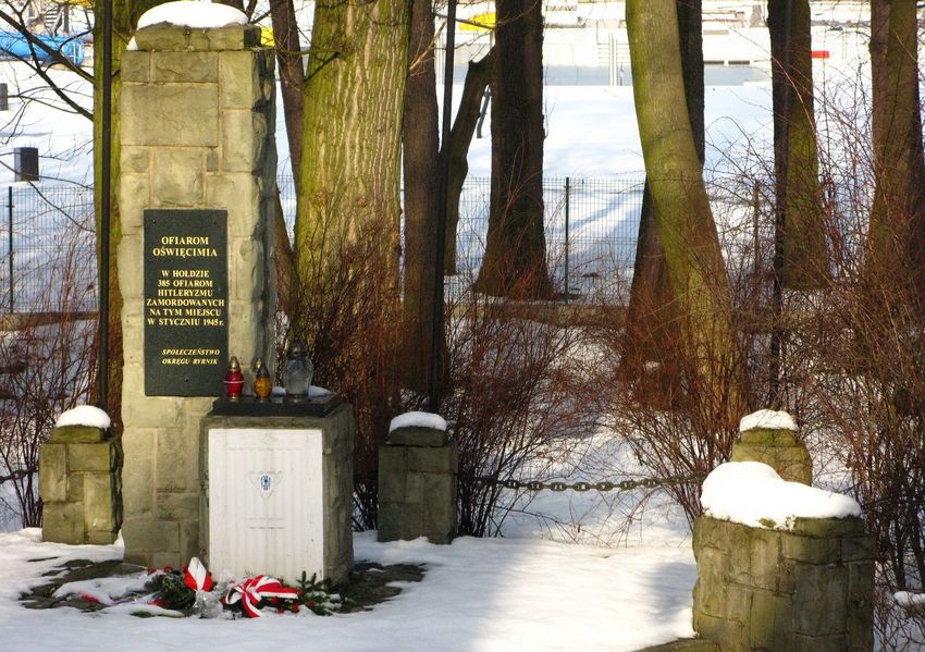 Rozświetlmy pamięć w Rybniku: piąta edycja akcji ku czci ofiar Marszu Śmierci z Auschwitz