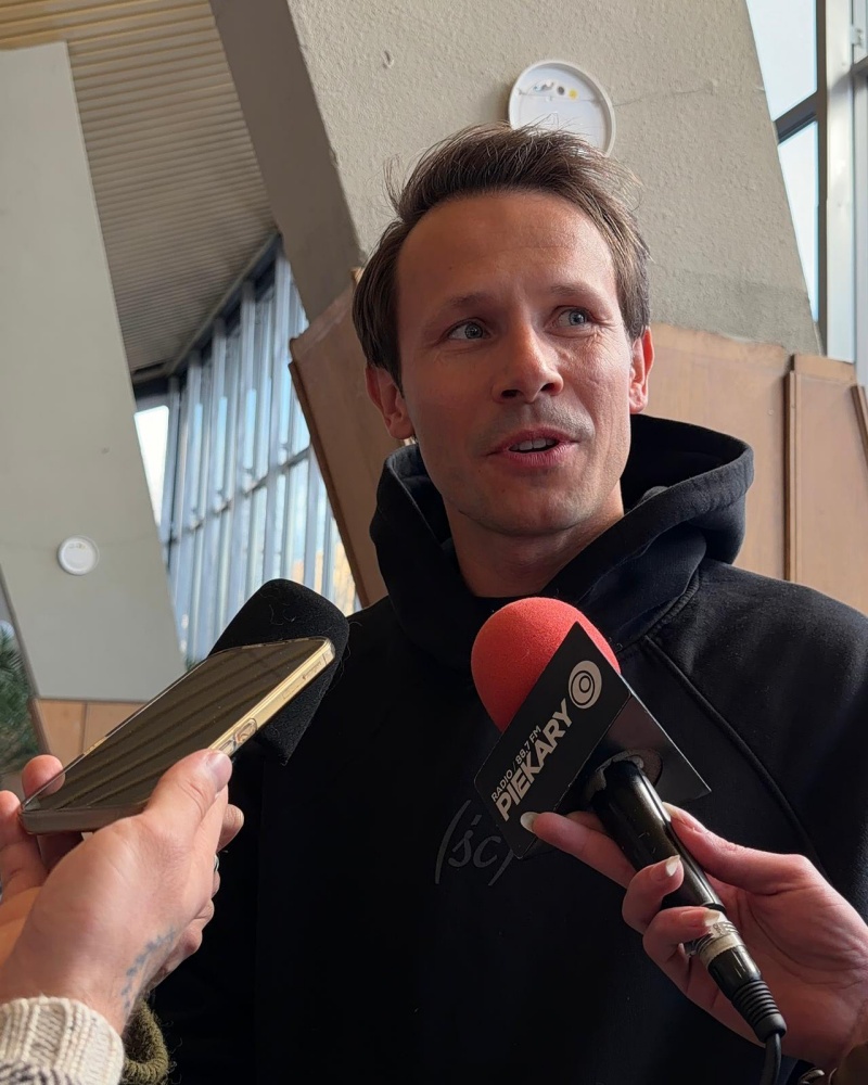 Film o Violetcie Villas powstaje w Rudzie Śląskiej – Hala MOSiR zamieniła się w lotnisko lat 60. / fot. Instytucja Filmowa SILESIA FILM