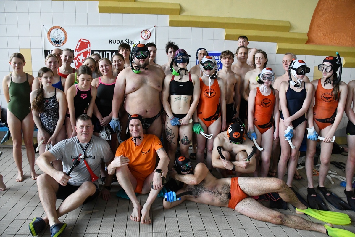 Hokej pod wodą wrócił do Rudy Śląskiej. Trzeci mecz dla WOŚP za nami