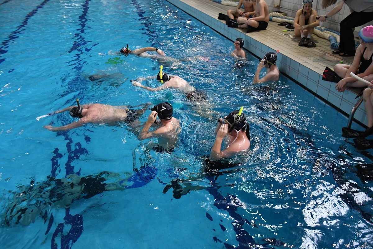 Hokej pod wodą wrócił do Rudy Śląskiej. Trzeci mecz dla WOŚP za nami