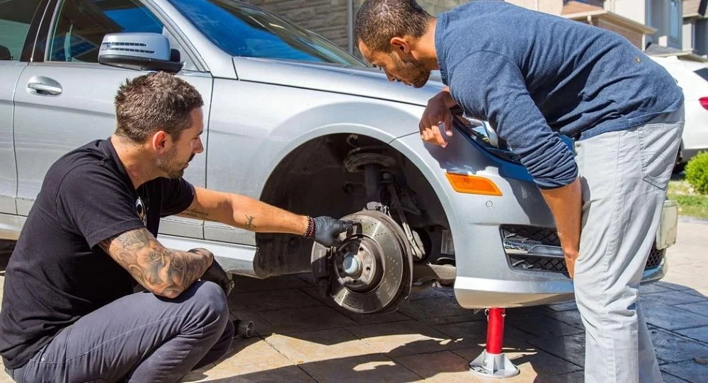 Zakup części samochodowych przez internet stał się dziś standardem