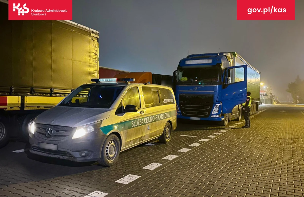 Mundurowi ŚUCS w Katowicach zatrzymali ukraińskiego przewoźnika – 8 miesięcy jazdy bez opłat w systemie e-TOLL