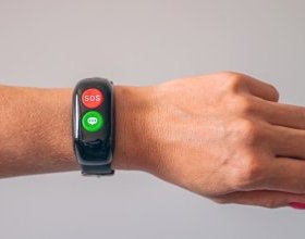 Opaska, która może uratować życie. Bytom kontynuuje program Korpus Wsparcia Seniorów