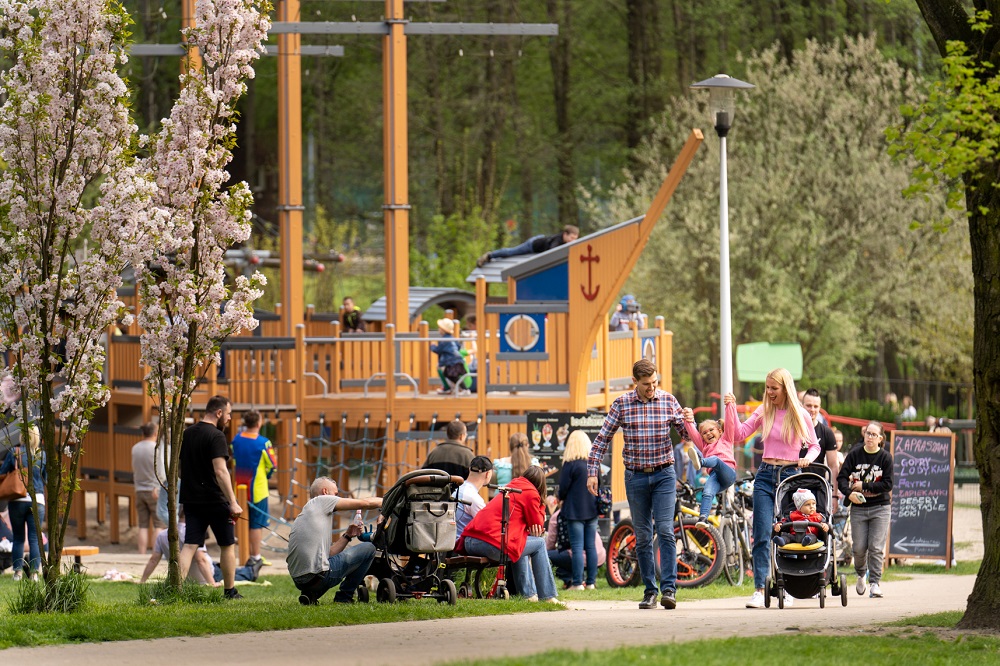 Podsumowanie 2025 roku w Tychach: 509 urodzeń, 474 małżeństwa, 218 wyprawek