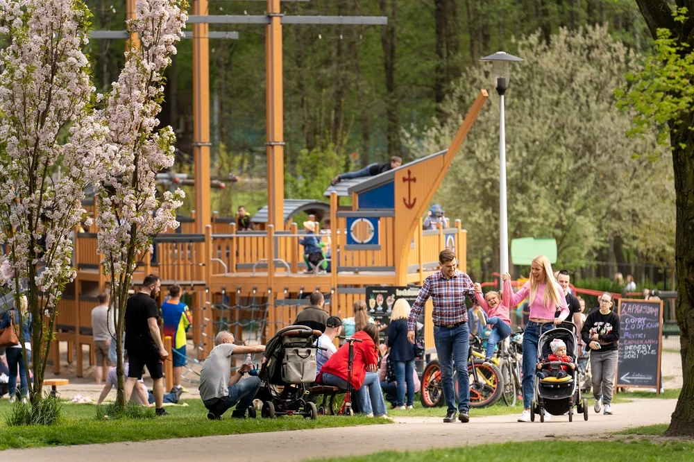 Podsumowanie 2025 roku w Tychach: 509 urodzeń, 474 małżeństwa, 218 wyprawek