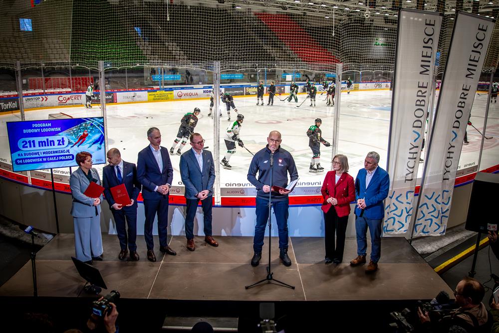 Tychy z 10 mln zł na budowę całorocznego lodowiska – Minister Sportu ogłasza wyniki programu