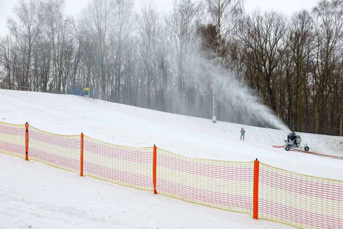 Rozpoczęła się akcja naśnieżania w Parku Kościuszki