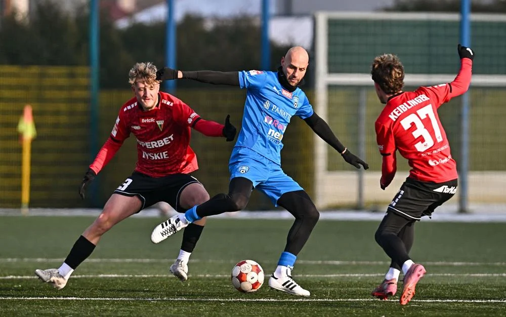 GKS Tychy zaczyna zimę od zwycięstwa. 3:1 z KS Goczałkowice-Zdrój