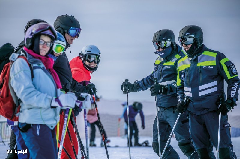 „Kręci mnie bezpieczeństwo w zimie” – jak bezpiecznie spędzić ferie zimowe