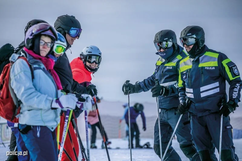 „Kręci mnie bezpieczeństwo w zimie” – jak bezpiecznie spędzić ferie zimowe