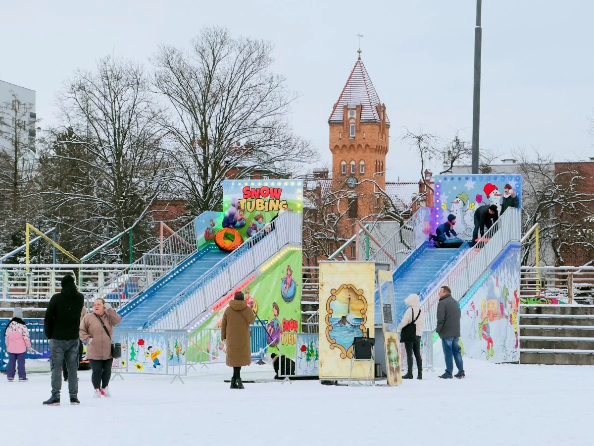 Ferie w mieście? Sprawdź zimową atrakcję – dwie pontonowe zjeżdżalnie wciąż czekają