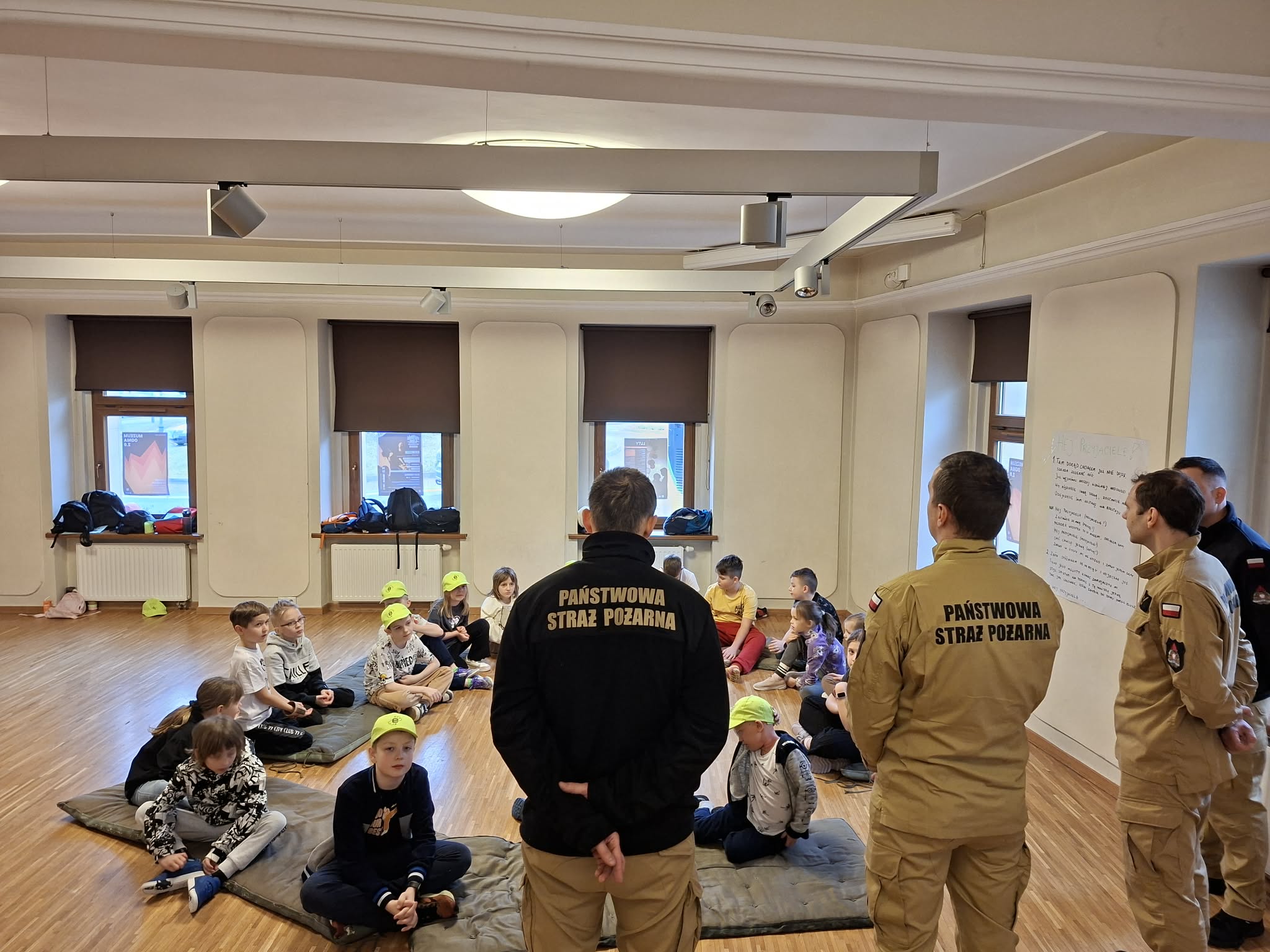 Bezpieczne ferie 2026 w Żorach. Strażacy uczyli dzieci pierwszej pomocy / fot. KM PSP Żory
