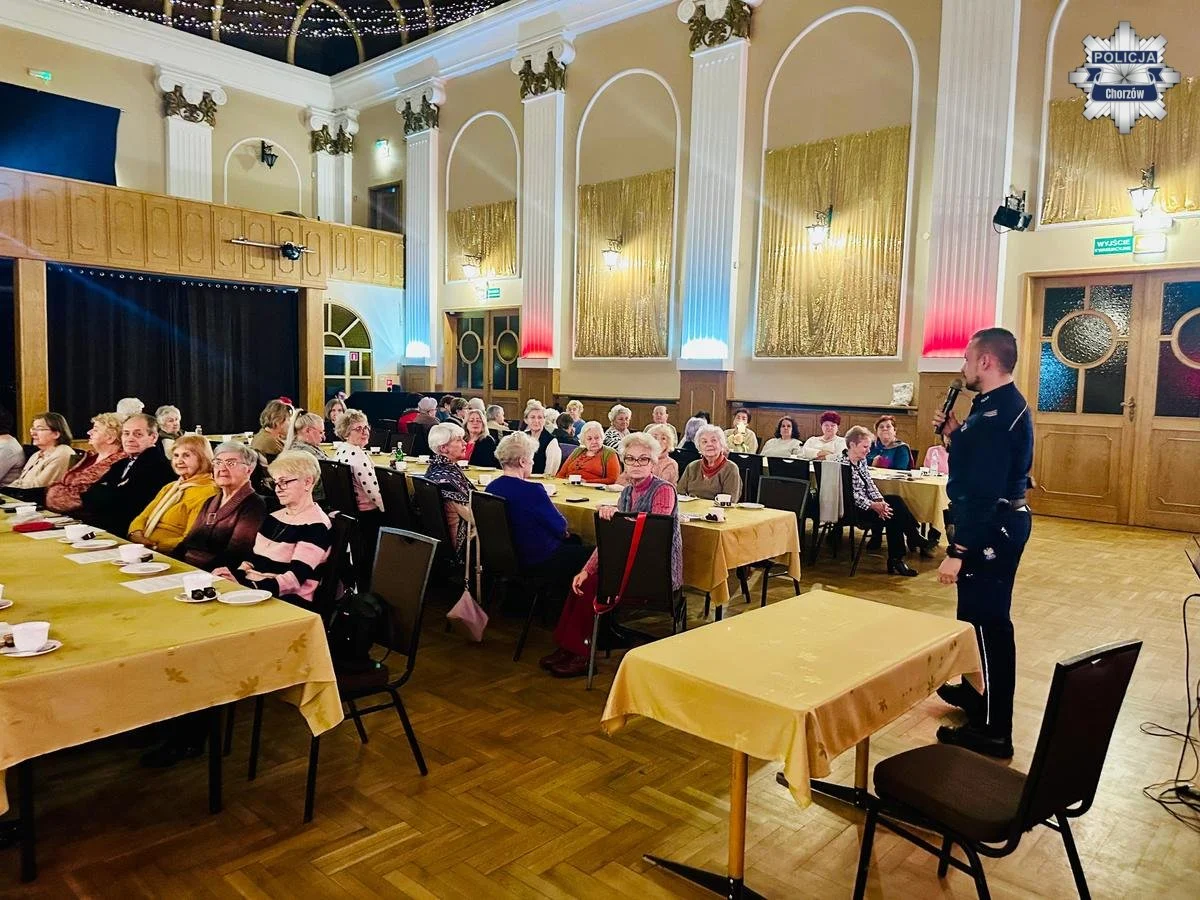 Bezpieczeństwo seniorów w Chorzowie. Spotkanie z dzielnicowym w Klubie Seniora