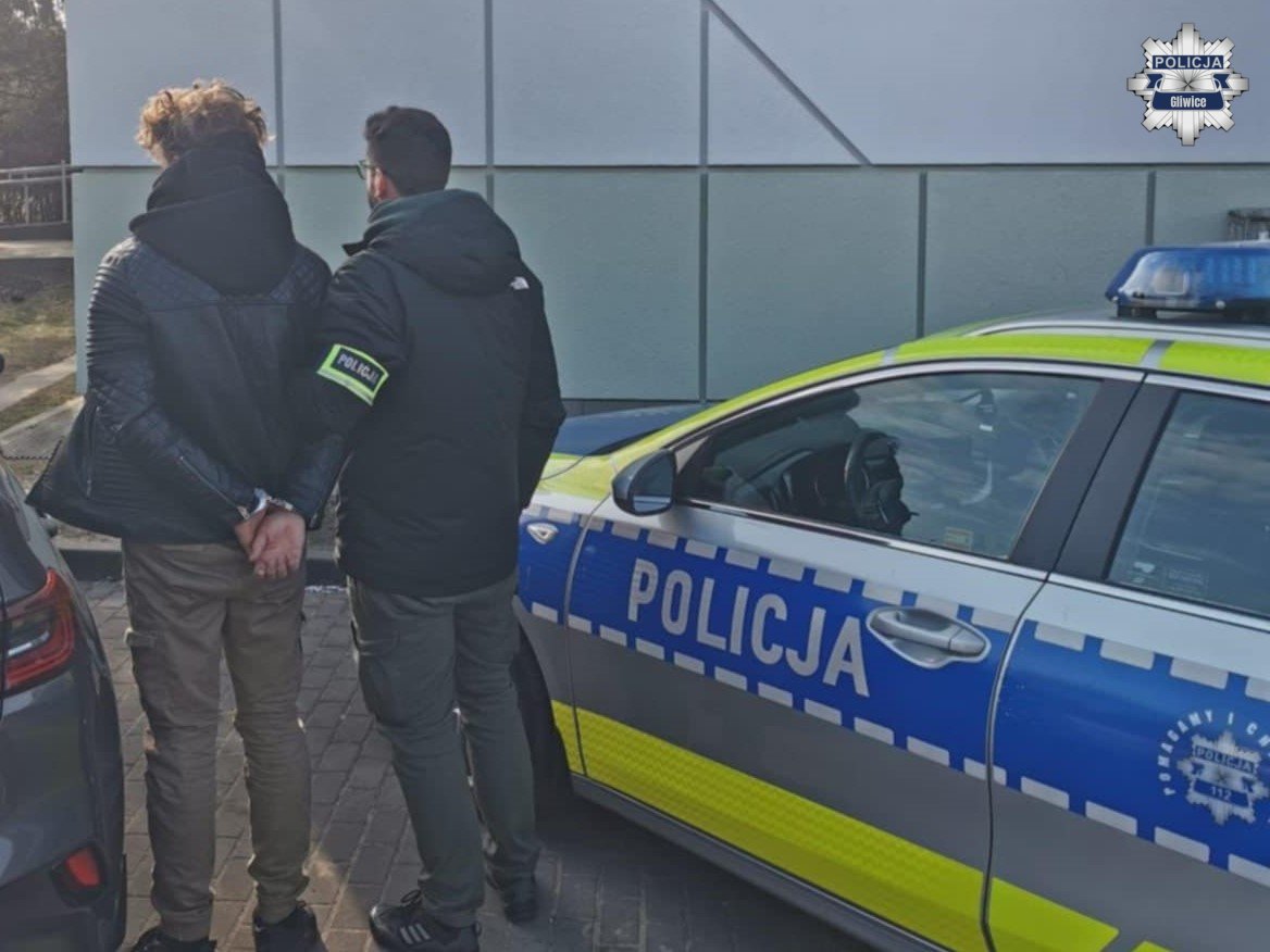 Kryminalni z „dwójki” odzyskali skradziony pojazd. Sprawcy zostali zatrzymani