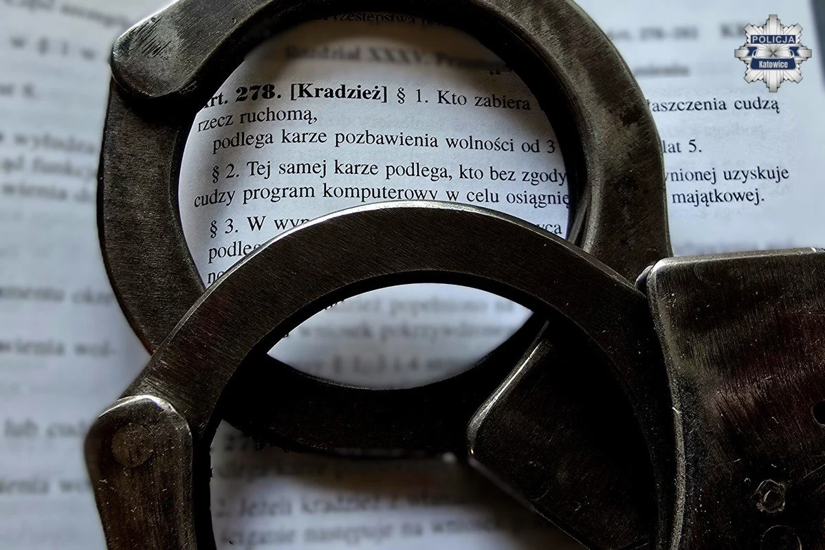 Zauważył otwarty sejf i nie oparł się pokusie. 25-latek szybko wpadł w ręce policjantów