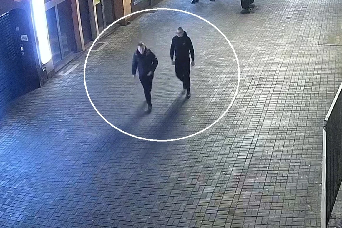 Policja publikuje wizerunki podejrzewanych o pobicie. Rozpoznajesz?